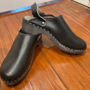 Hanna Andersson Black Leather Authentic Swedish Clogs - 39